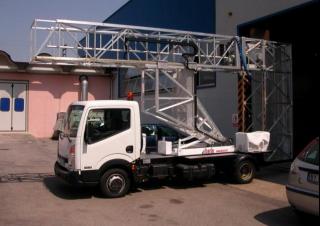 Plataformas elevadoras articuladas Plataformas elevadoras articuladas remolcables Barin ABC 60/L