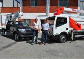 Plataformas elevadoras articuladas Plataformas elevadoras articuladas remolcables CMC ATP145