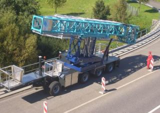 Plataformas elevadoras articuladas Plataformas elevadoras articuladas sobre camión Moog MBI 140-1,4/S