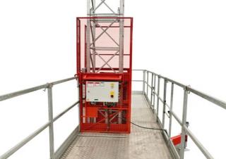 Plataformas elevadoras de mástil Scanclimber Kosmos SC4000 