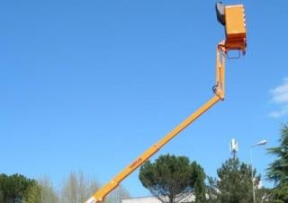 Plataformas telescópicas Plataformas telescópicas sobre camión GSR E140TJV Compact  