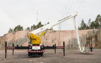 Plataformas telescópicas Plataformas telescópicas sobre camión Bronto Skylift S 56 XR