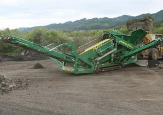 Platas cribadoras móviels McCloskey R155