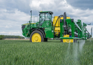Pulverizadoras automotrices John Deere R4140i