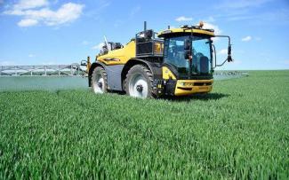 Pulverizadoras automotrices Challenger RoGator 635