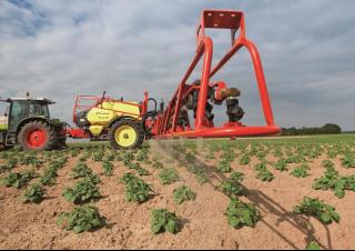Pulverizadoras remolcables Kverneland Ikarus S38