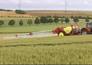 Pulverizadoras remolcables Kverneland iXtrack C40