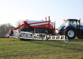 Pulverizadoras remolcables Kuhn Oceanis 2-7700