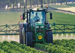 Pulverizadoras remolcables John Deere R732i