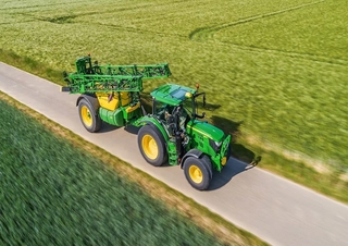 Pulverizadoras remolcables John Deere R732i