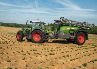 Pulverizadoras remolcables Fendt Rogator 366