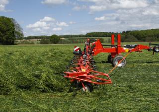 Rastrillos henificadores Kuhn GF 13012