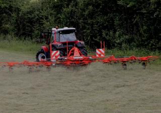Rastrillos henificadores Kuhn GF 8700