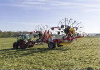Rastrillos rotativos Pöttinger Top 1252 C 
