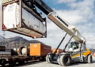 Reach stacker Liebherr LRS 545 Litronic