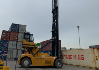 Reach stacker Sany SDCE100K9-T