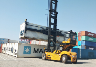 Reach stacker Sany SDCE90K7E5