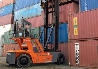 Reach stacker Toyota THD1980-E7