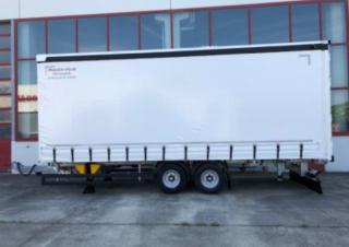 Remolques Remolques con plataforma de lona Möslein TPF 105