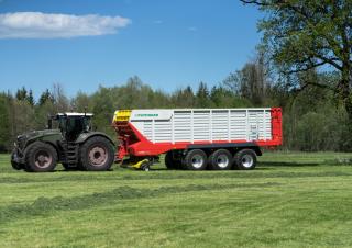 Remolques de ensilado Pöttinger Jumbo 7540