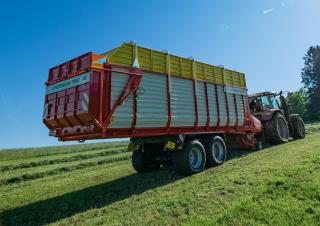Remolques de ensilado Pöttinger Primo 801 L
