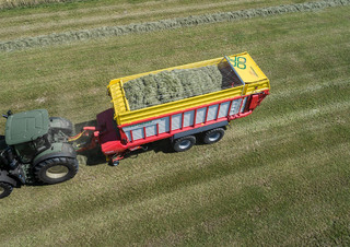 Remolques de ensilado Pöttinger Torro 7010 D 
