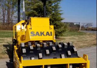 Rodillos Rodillos vibrantes autopropulsados Sakai SV204T