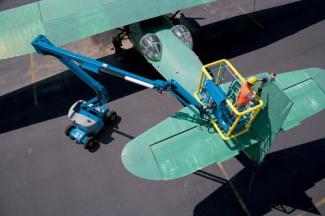 Plataformas elevadoras articuladas Plataformas articuladas de ruedas Genie Z-45/25J DC