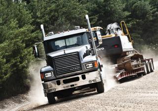 Camiones Tractoras Mack PINNACLE CA68 Conventional CHU602 MP8 4x2
