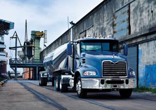 Camiones Tractoras Mack PINNACLE CA68 Conventional CXU603 MP7 6x4