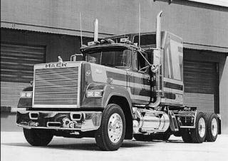 Camiones Tractoras Mack SuperLiner RWL712L CA494 ETAZ673A 4x2