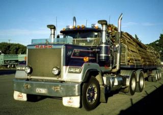 Camiones Tractoras Mack SuperLiner RWS712L CA494 ETAZ673A 4x2