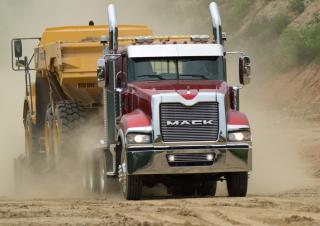 Camiones Tractoras Mack TITAN Day Cab ISX 550 8x6
