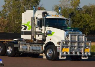 Camiones Tractoras Mack TITAN Day Cab MP10 8x4