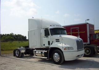 Camiones Tractoras Mack VISION CA65 Conventional CXN602 AC-460P ASET 4x2
