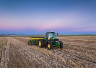 Tractores - tracción 4 ruedas John Deere 6135J