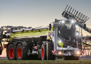 Tractores - tracción 4 ruedas Claas Xerion 4200 Saddle Trac 