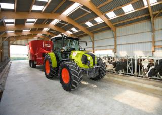 Tractores - tracción 4 ruedas Claas Atos 220 C