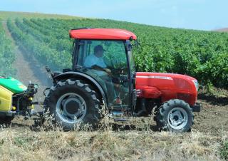 Tractores - tracción 4 ruedas McCormick F120XL