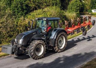 Tractores - tracción 4 ruedas Valtra T 153