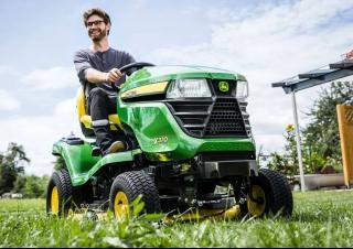 Cortacéspedes y tractores de jardín John Deere X370