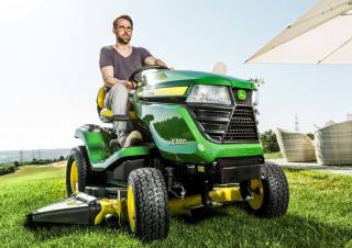 Cortacéspedes y tractores de jardín John Deere X380