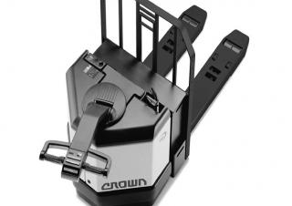 Transpaleta elec. de conductor acompañante Crown PW 3520-80