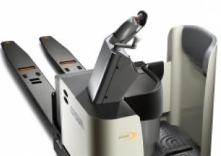 Transpaleta manual Transpaletas con plataforma elevadora Crown PR 4500-80
