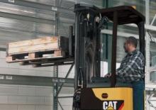 Apiladores de palets con plataforma elevadora Caterpillar NSR12N