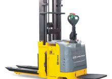 Apiladores de palets con plataforma elevadora OM VVE 15