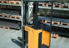 Apiladores de palets con asiento Actil Warehouse Trucks SA 1600