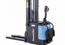 Apiladores de palets con plataforma elevadora HanseLifter E-DHT-S2045PL