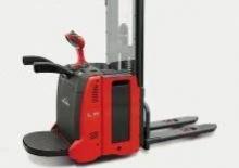 Apiladores de palets con plataforma elevadora Linde L12SP