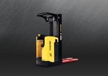 Apiladores de palets con plataforma elevadora Hyster RS1.6